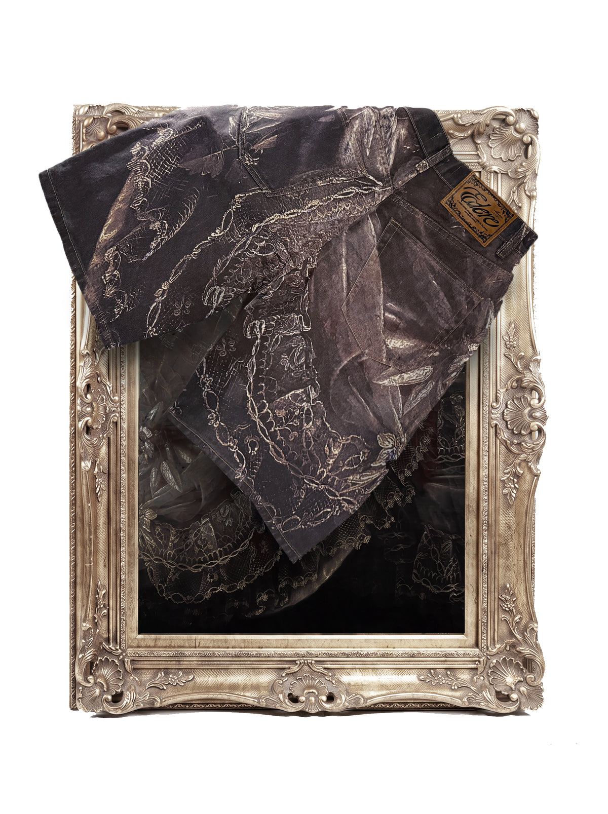THE "NYMPHENBURG LACE" DENIM SHORT